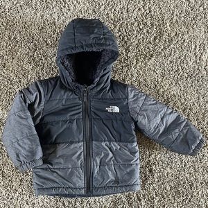 The North Face Mount Reversible Jacket in Grey Heather Size 18-24M